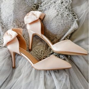 Journee Collection gorgeous satin pink/champagne pumps